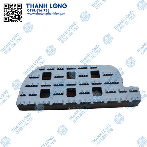 Bước chân lên xuống Auman 15T mới trên (số 3) (R)